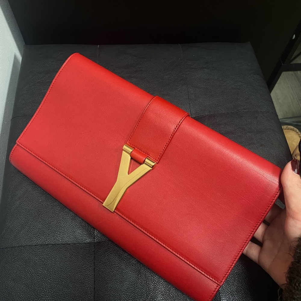 Saint Laurent Chyc Clutch Leather red
